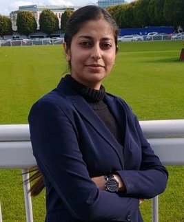 Dr Aayushi